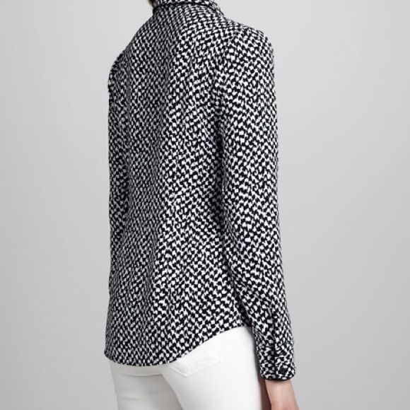 THEORY•”cully” navy/white geometric button down blouse medium NWT - Picture 2 of 6